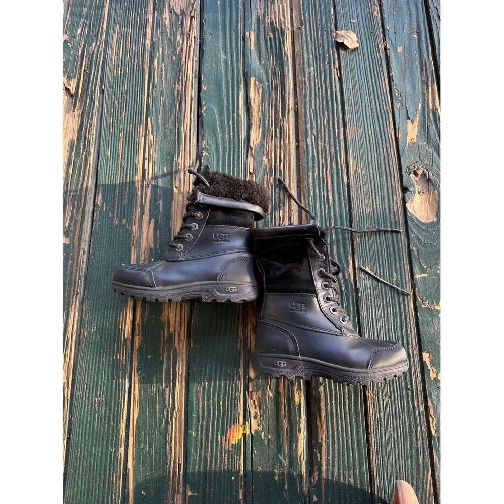 UGG Butte II‎ CWR Kids Black Leather Waterproof Winter Boots Size 11 1019066K